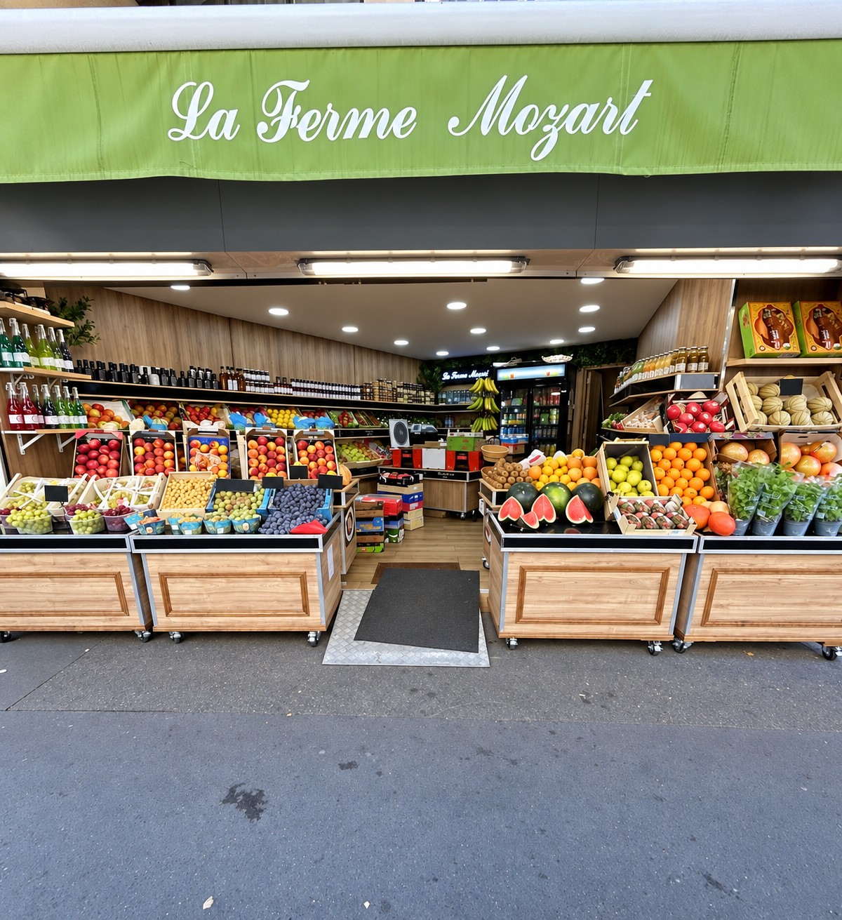 La façade et l’entrée de La Ferme Mozart, avenue Mozart